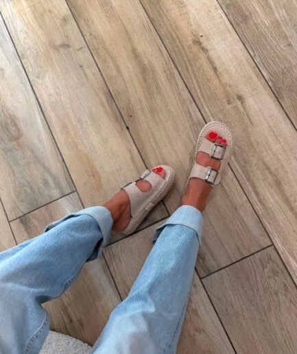 FLAT SANDALS WITH -50% OFF