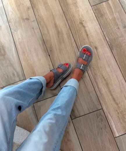 FLAT SANDALS WITH -50% OFF