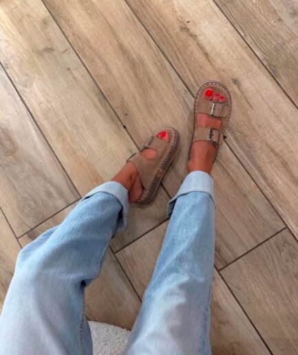 FLAT SANDALS WITH -50% OFF
