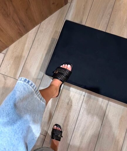 FLAT SANDALS WITH -20% OFF