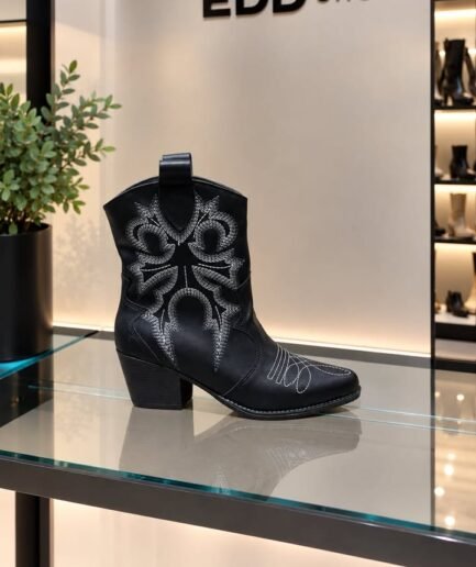 SHORT COWBOY BOOTS