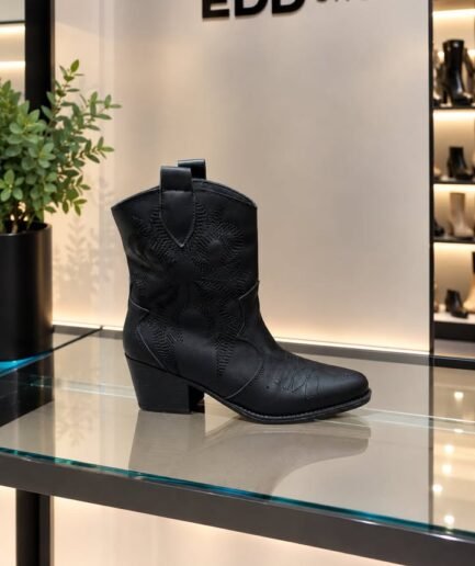 SHORT COWBOY BOOTS